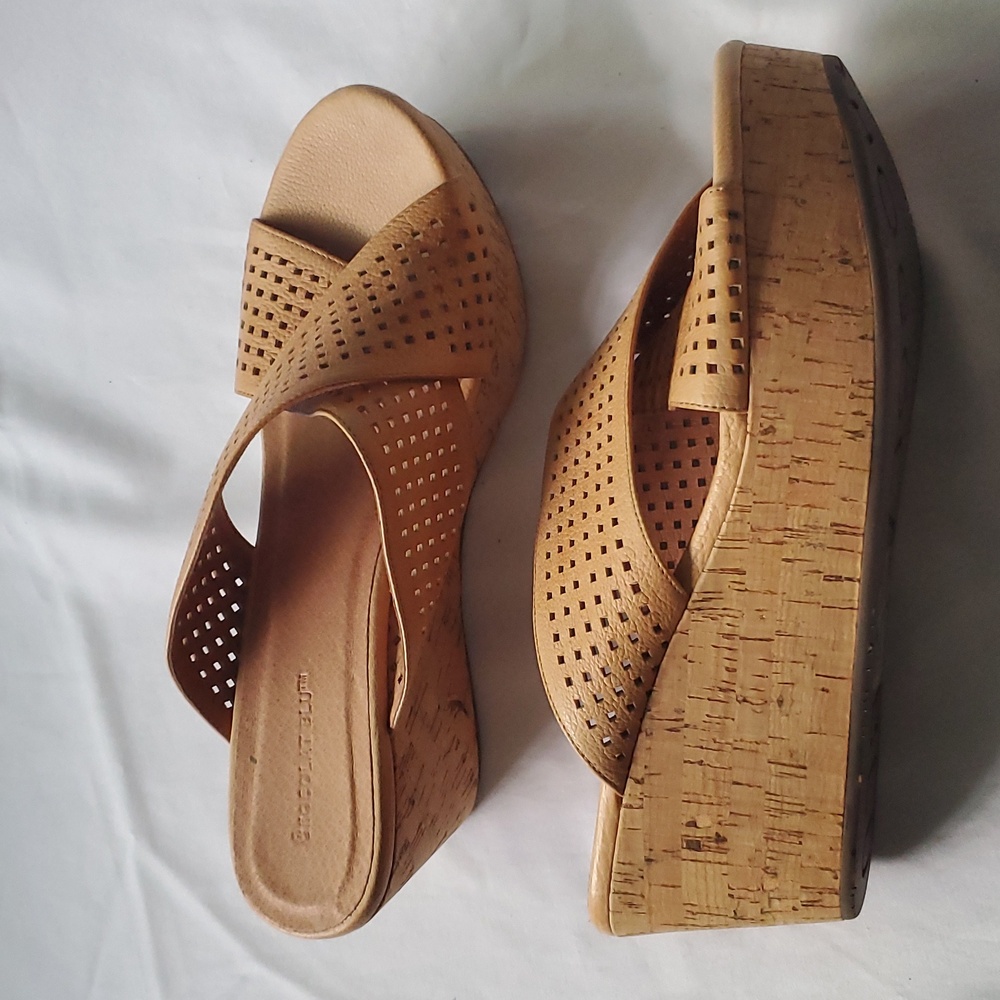 Chocolat Blu Wamblee Cork Wedge Open Toe Sandals Size 9.5